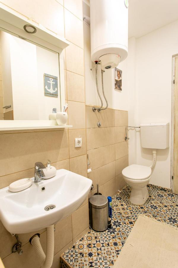 Seosko Domacinstvo Pustolov Apartment Stari Banovci Exterior photo